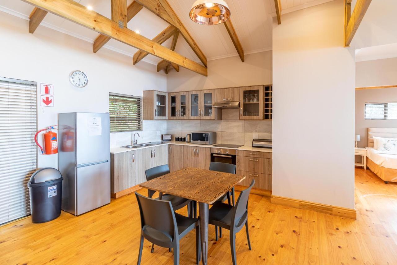 Boardwalk Lodge - Self-Catering ワイルダーネス エクステリア 写真
