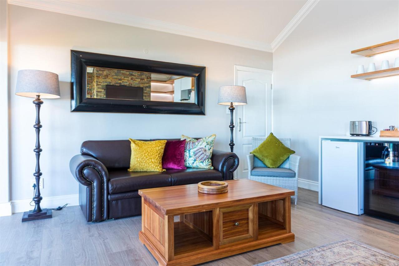 Boardwalk Lodge - Self-Catering ワイルダーネス エクステリア 写真